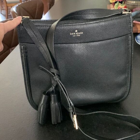 Kate spade black pebble tassel crossbody EUC - Picture 7 of 9